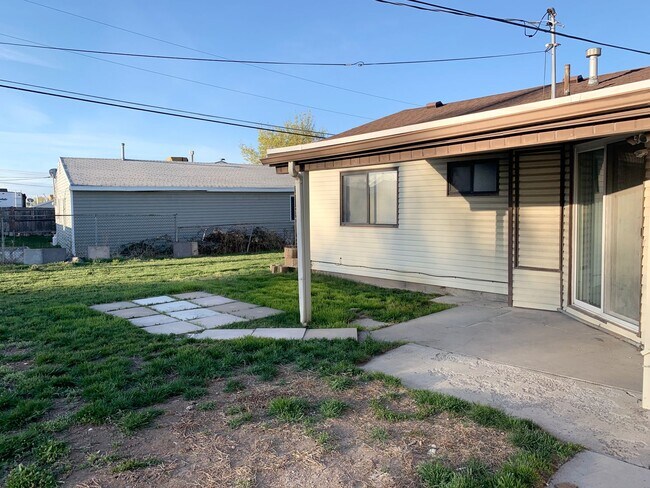 Building Photo - 5004 S Pieper Blvd