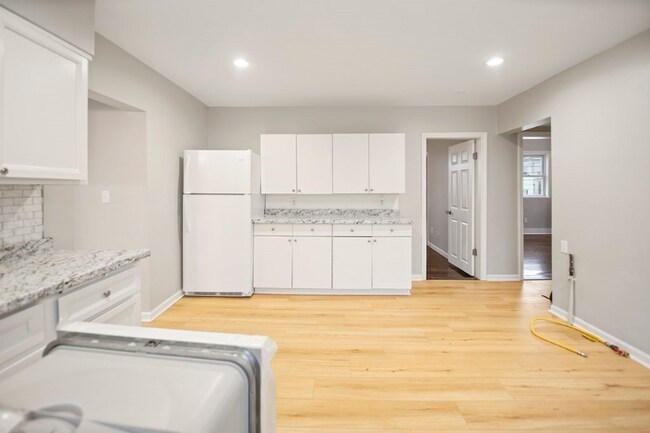 Building Photo - 26 Tapley Ave