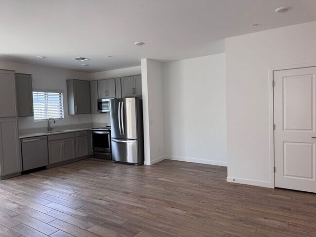 Foto del edificio - Stunning New 3Beds/2.5Bath Townhome in Phoenix, AZ!