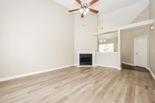Foto del edificio - 1052 Cedar Creek Village Rd