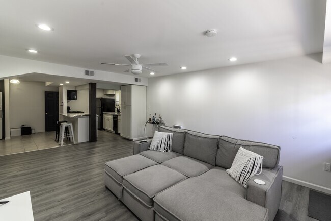 Foto del edificio - 916 Highview St