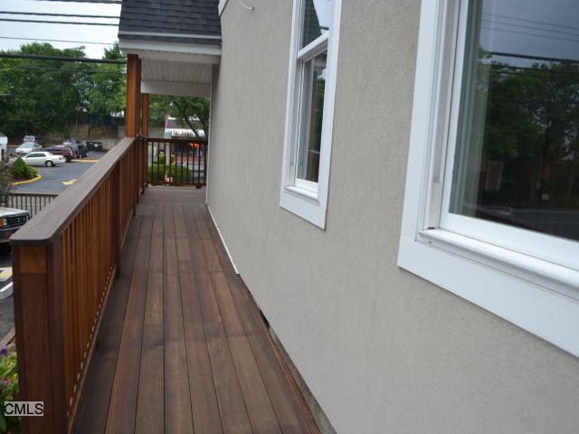 Foto del edificio - 161 Post Rd