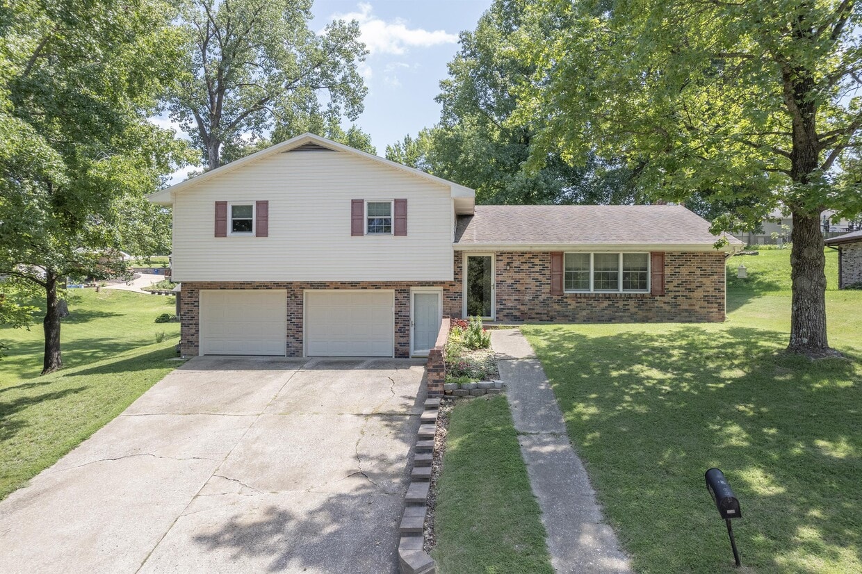 223 Mary Dr, Jefferson City, MO 65101 House Rental in Jefferson City