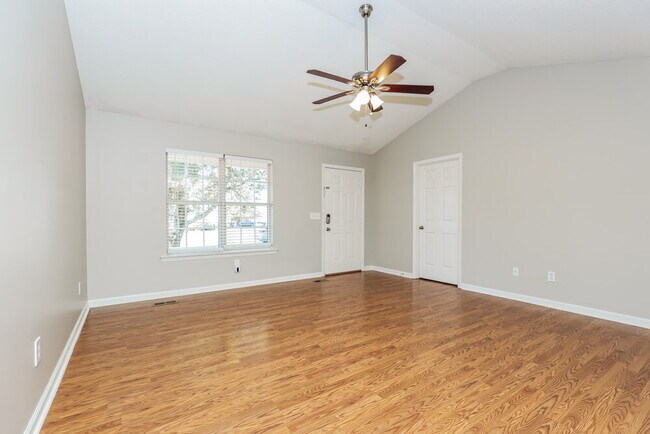 Foto del edificio - 2826 Henderson Ln
