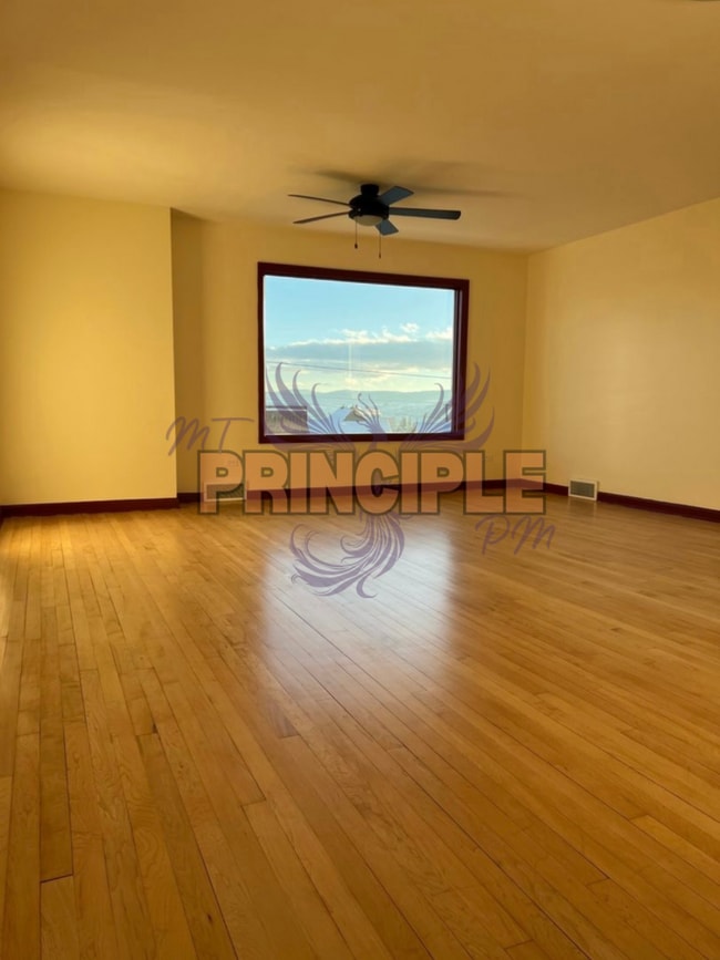 Building Photo - 403-405 1/2 W Granite