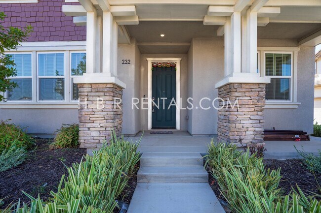 Building Photo - 232 Tuso Ranch Rd