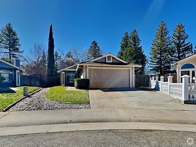 Building Photo - 8215 Bluehaven Ct