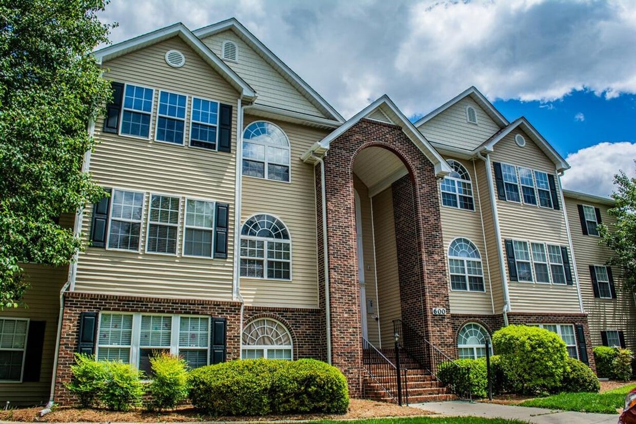 Photo - 624 Ivy Glen Drive