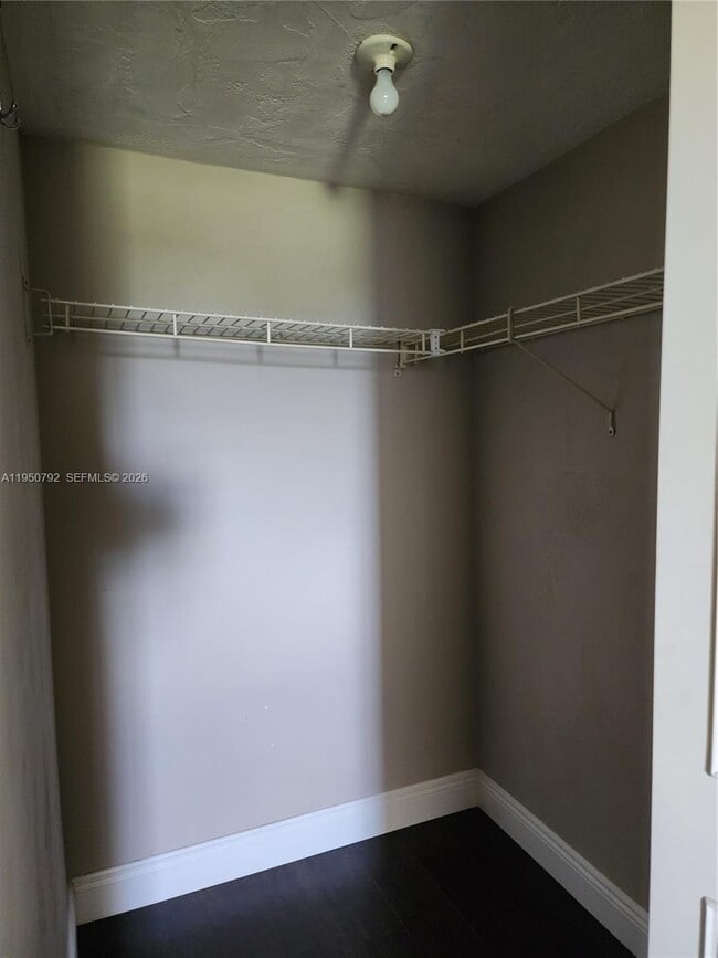 Foto del edificio - 2451 SW 82nd Ave