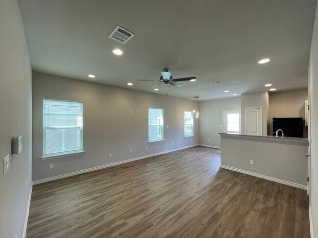Foto del edificio - Townhome for rent