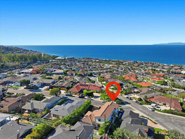 Building Photo - Completely Remodeled, Custom 4BR3.5BA Hilltop Home w/ Incredible Panoramic Ocean/Whitewater/Coast...