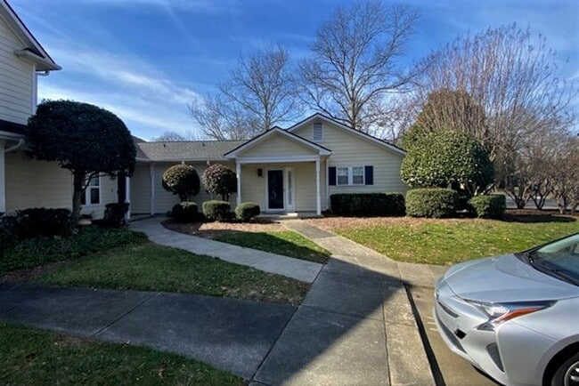 Building Photo - 1/2 Mo Off Special - Bed, 1 Bath townhome minutes to South Park