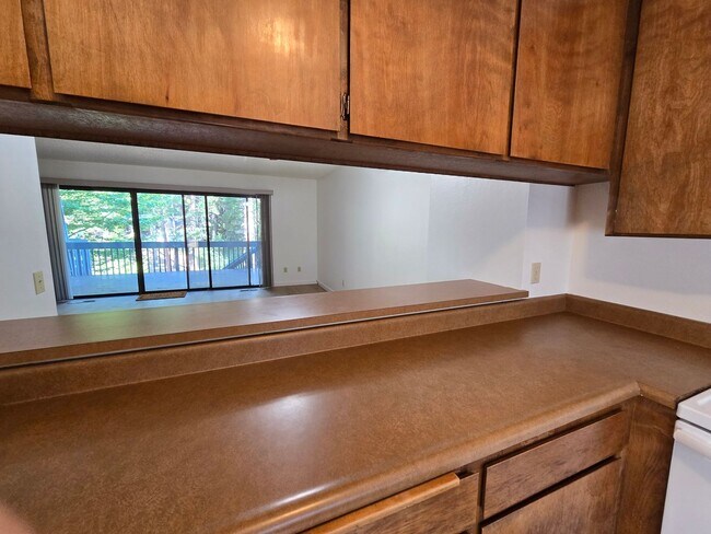 Foto del edificio - Welcome to this beautifully renovated 2-be...