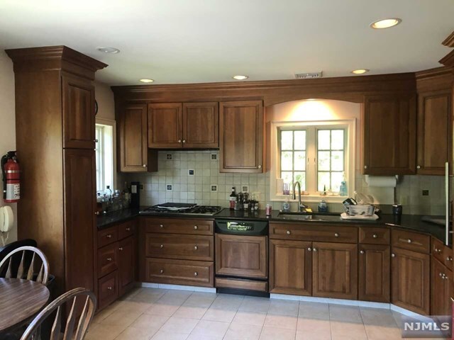 Building Photo - 744 Pines Lake Dr W
