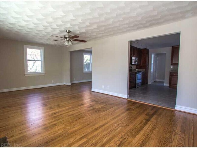 Foto del edificio - 4814 Killam Ave