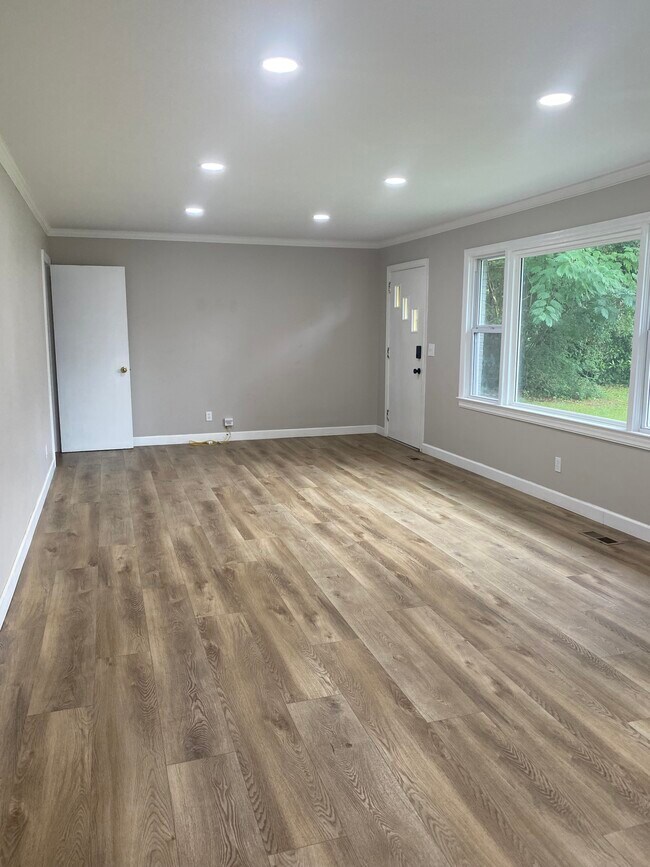 Sala de estar - 1021 Longbrook Dr