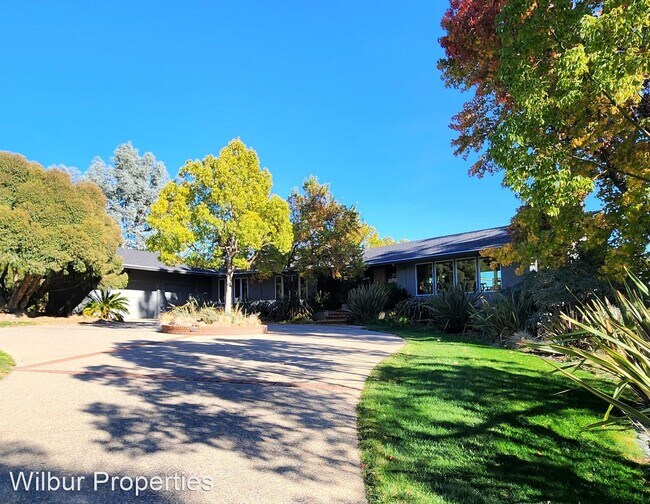 Building Photo - 4 br, 2.5 bath House - 40 Hillbrook Drive