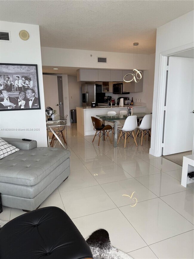 Foto del edificio - 1750 N Bayshore Dr