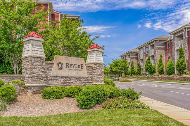 Foto del edificio - Revere at Lake Wylie