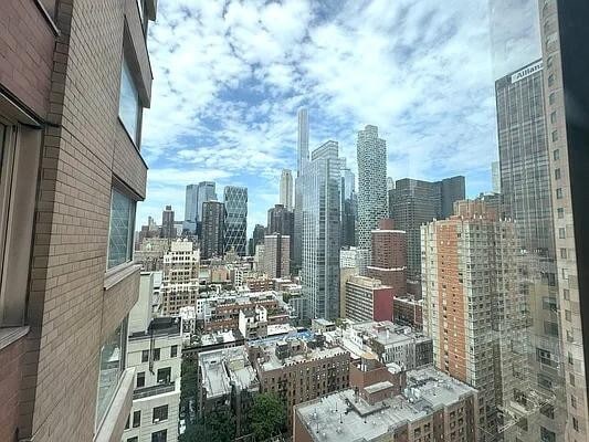 Building Photo - 350 W 50th St