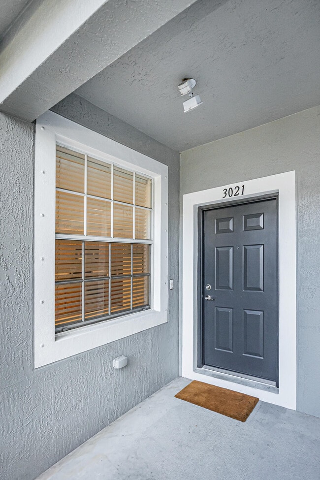 Building Photo - 3021 Grandiflora Dr