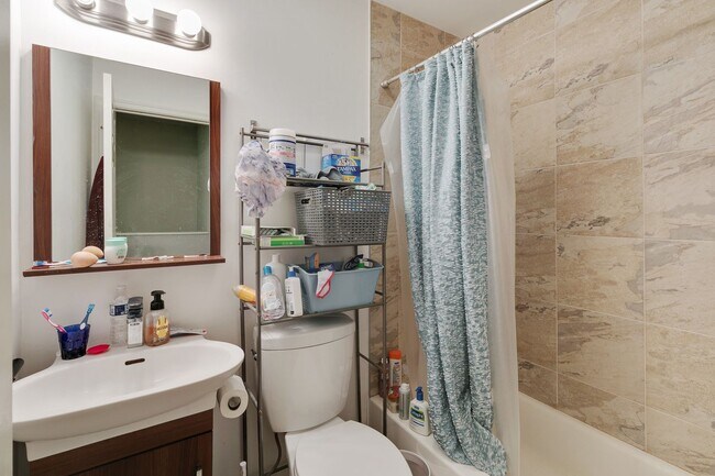 Photo - 1628 Willington St Apartment