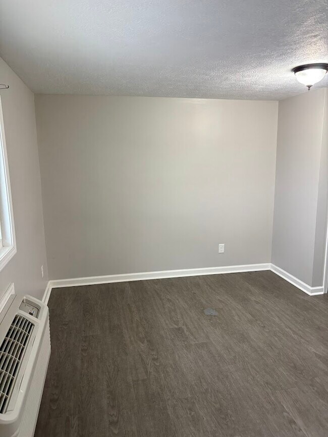 Building Photo - Alvada Unit 5