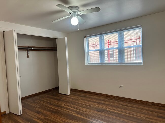 Foto del edificio - 3517 W 79th St