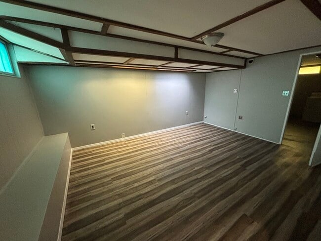 Building Photo - 3 bedroom home