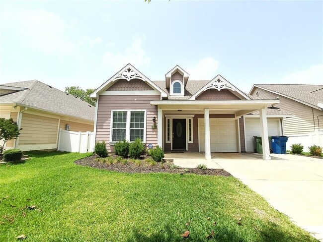 Building Photo - 1323 Oakcrest Dr