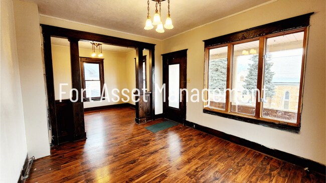 Building Photo - 115 Washington - Duplex