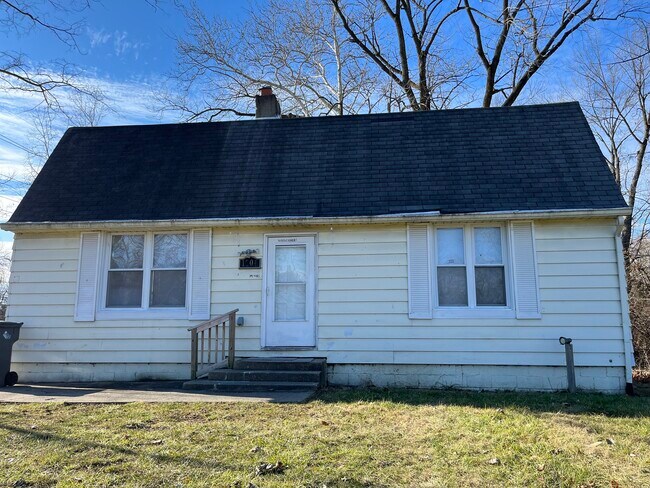 Building Photo - 1804 N Graham Ave