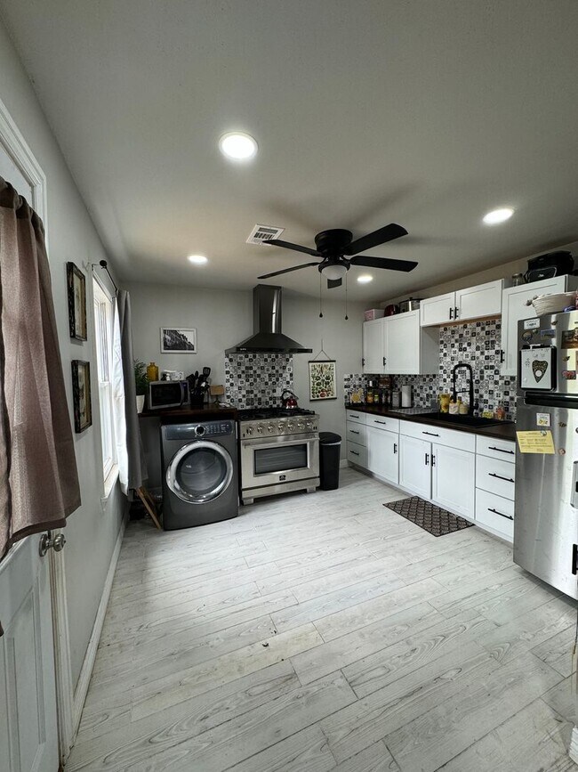 Foto del edificio - Adorable 2/1/1 CH/A updated!!! walking dis...