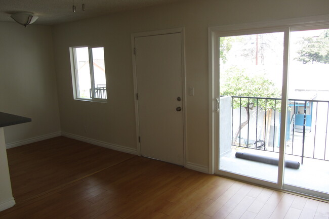 Foto del edificio - 634 E Chestnut St