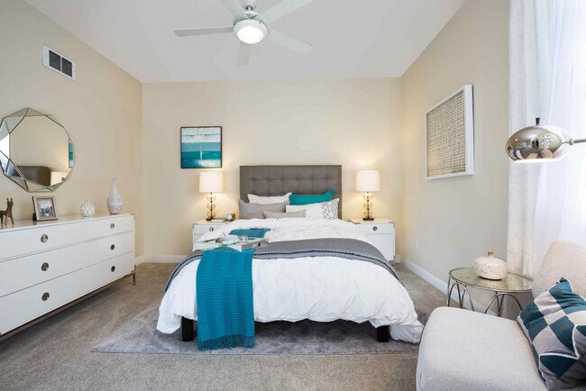 Foto del edificio - 719 Daffodil Ct