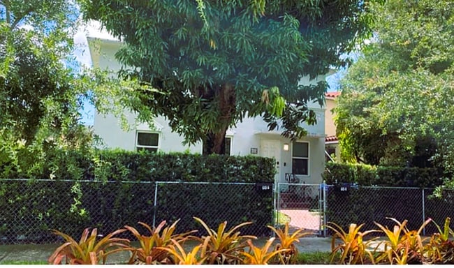 front duplex - 685 SW 19th Rd House