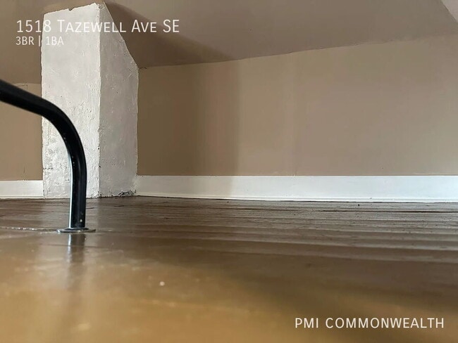 Building Photo - 1518 Tazewell Ave SE