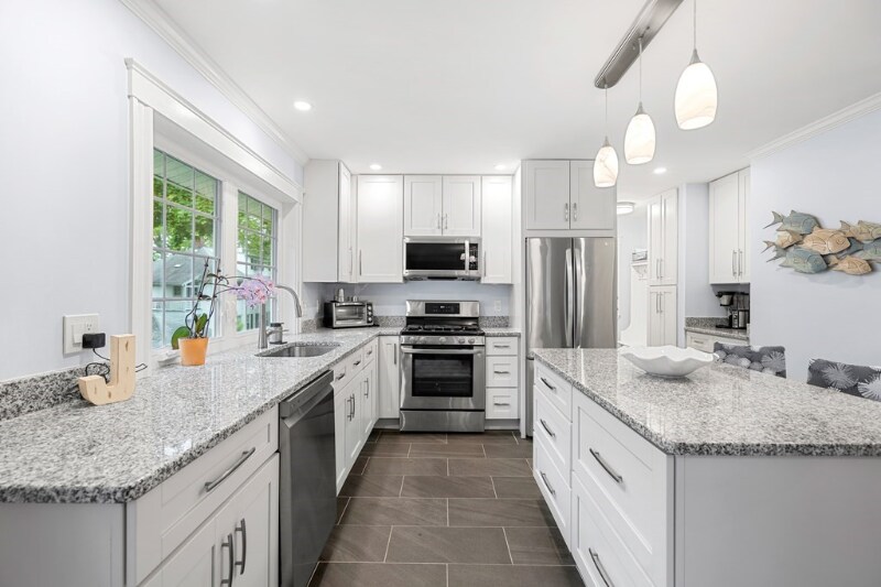 3 Warren Ave Unit 2, Milton, MA 02186 Apartment for Rent in Milton