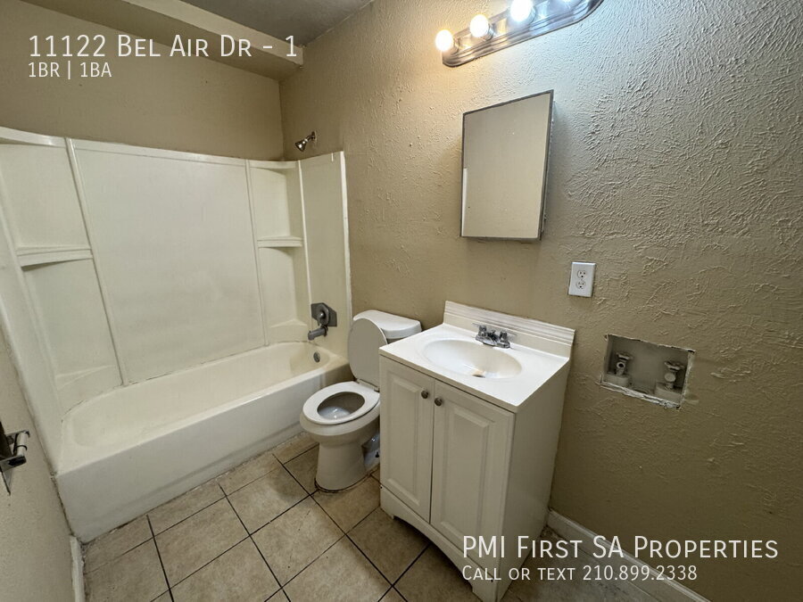 Building Photo - 11122 Belair Dr