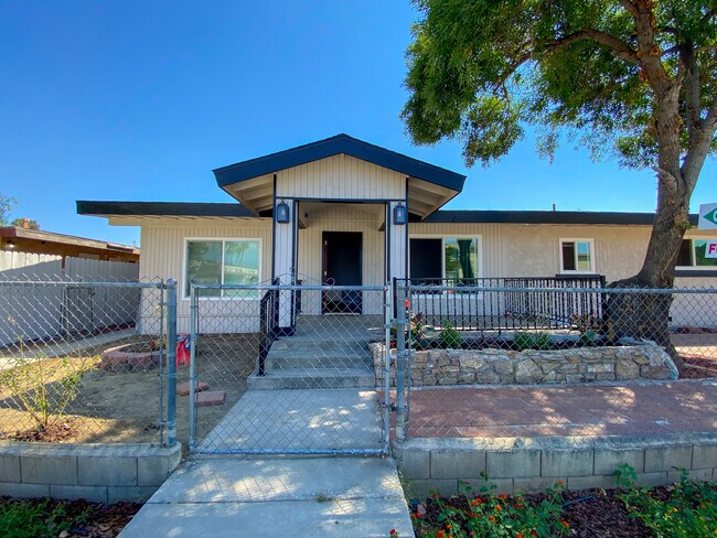 Building Photo - 25255 Cottage Ave