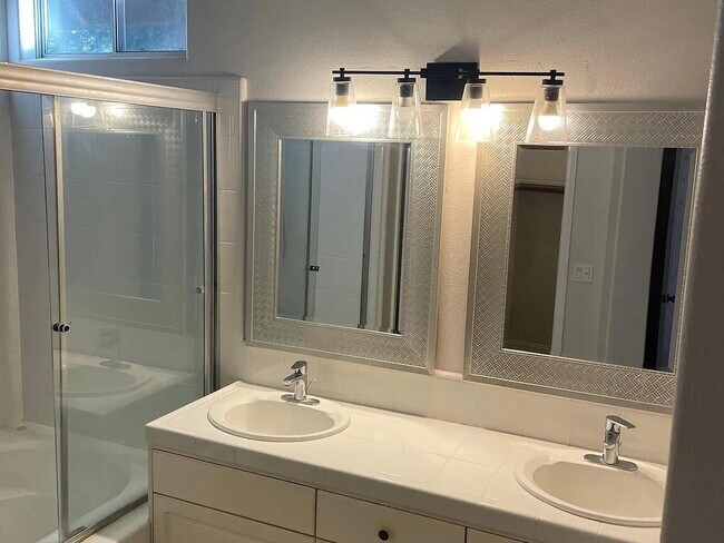 Foto del edificio - 4579 W Oak Park Dr