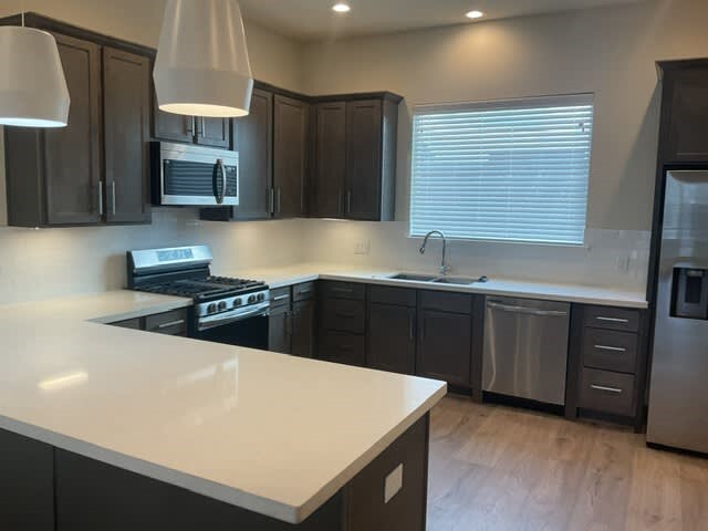 Foto del edificio - 719 Wilshire Brook Ln