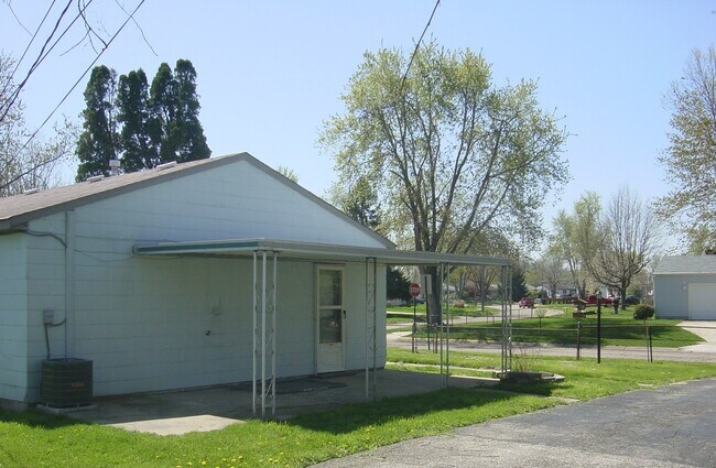 Building Photo - 5450 Cove Ave