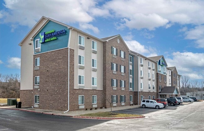 Building Photo - Furnished Studio-Indianapolis - West