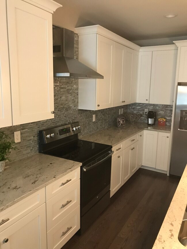 Building Photo - 512 47th St