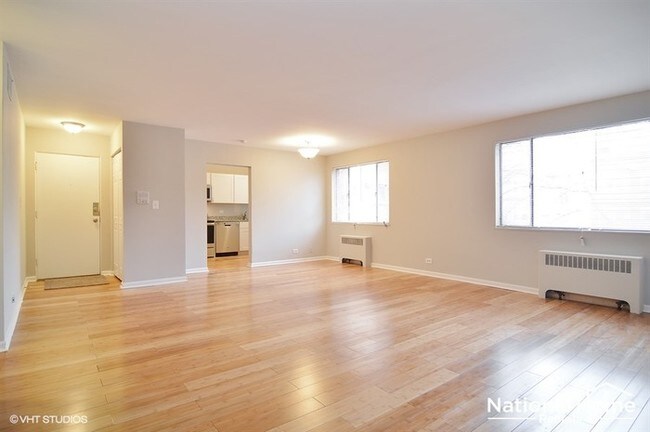 Foto del edificio - 6250 N Francisco Ave Unit 2BE