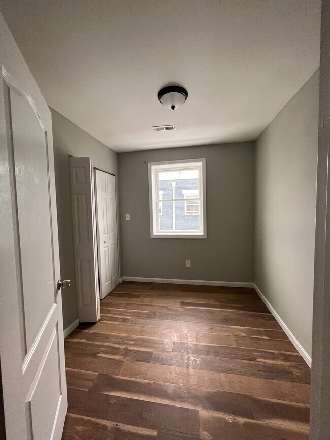 Foto del edificio - 4612 Hillside Rd SE