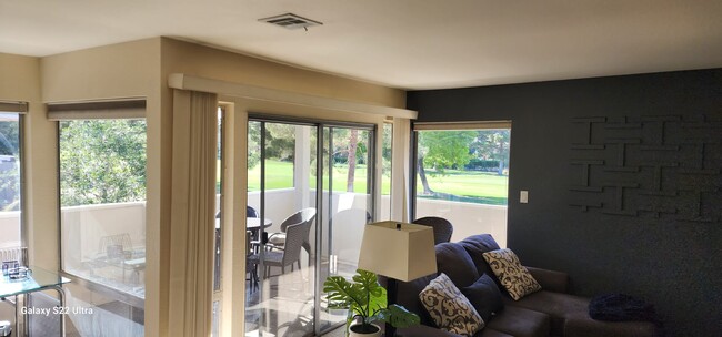 Foto del edificio - 746 Oakmont Ave