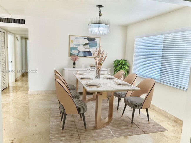 Foto del edificio - 121 Golden Isles Dr