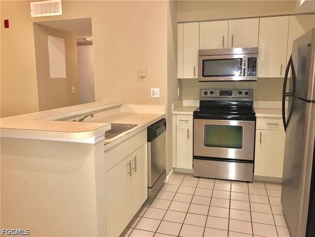 Foto del edificio - 13555 Eagle Ridge Dr